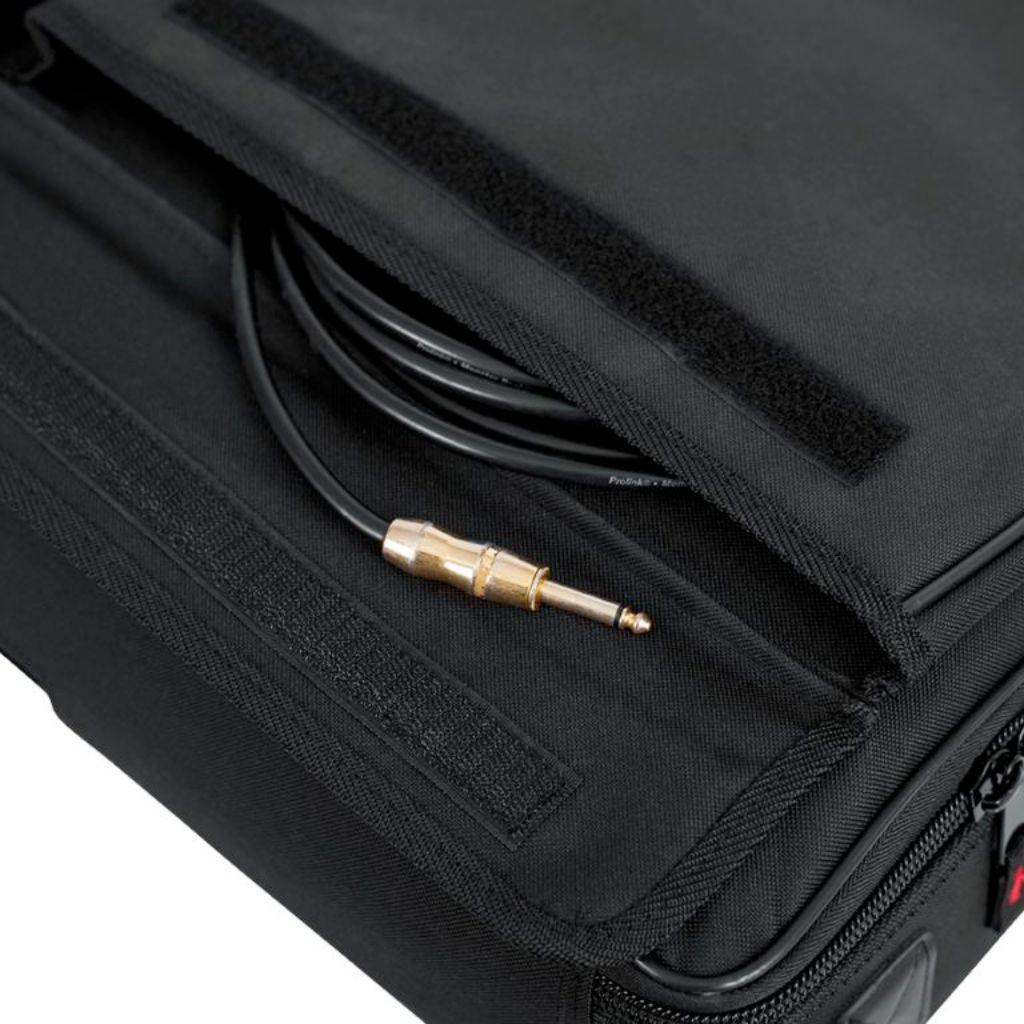 Gator - GPT-PRO-PWR Pedal Board w/ Carry Bag & Power Supply - Pro Size