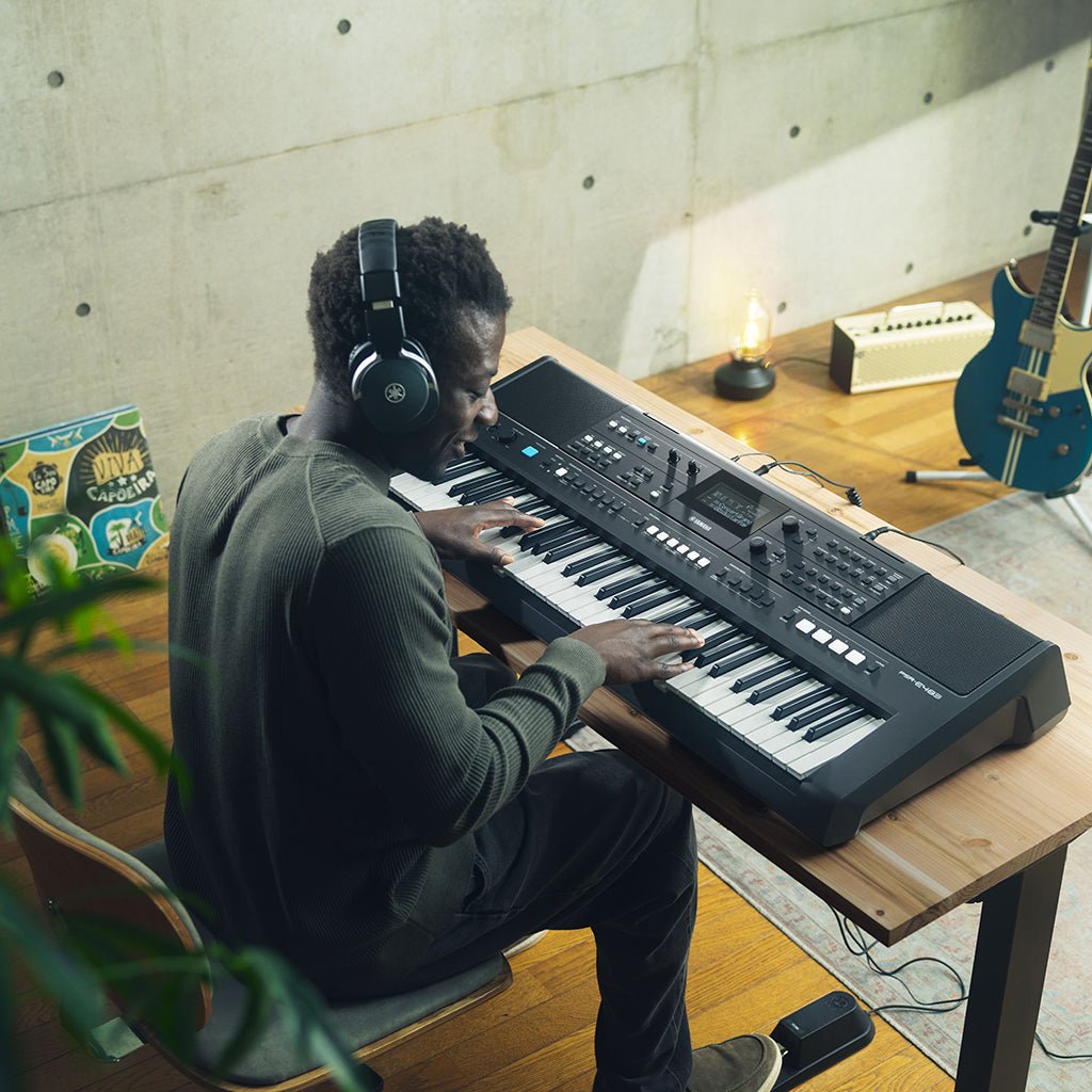Yamaha PSR-E483 61-Key Portable Keyboard Keyboards Sky Music