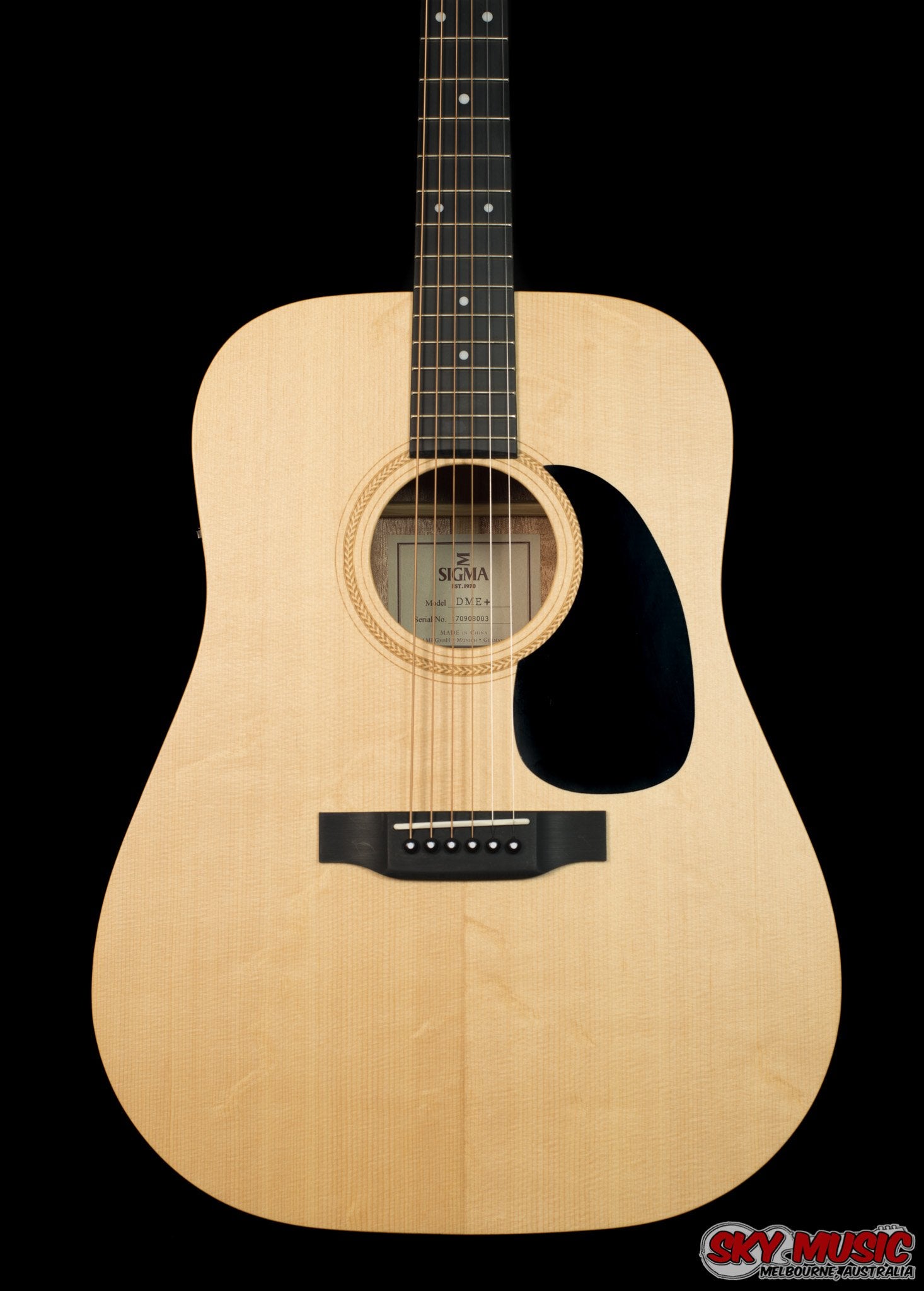 Sigma DME+ Dreadnought - Spruce/Mahogany + EQ