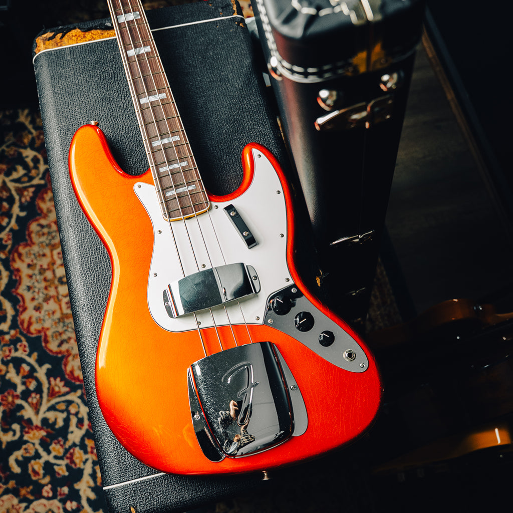 Fender Custom Shop 1966 Jazz Bass Deluxe Closet Classic - Candy Tangerine