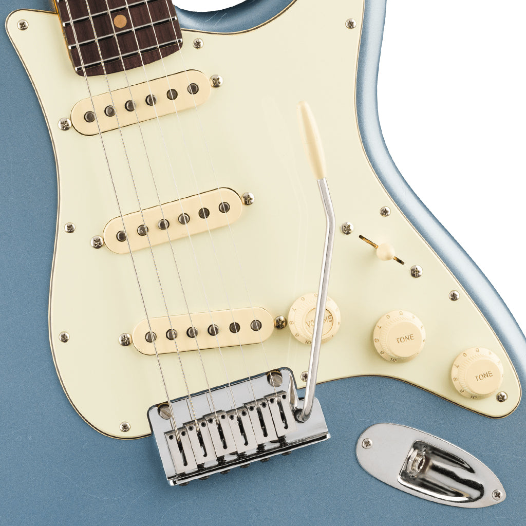 Fender American Ultra Luxe '60s Stratocaster - Rosewood Fingerboard - Ice Blue Metallic