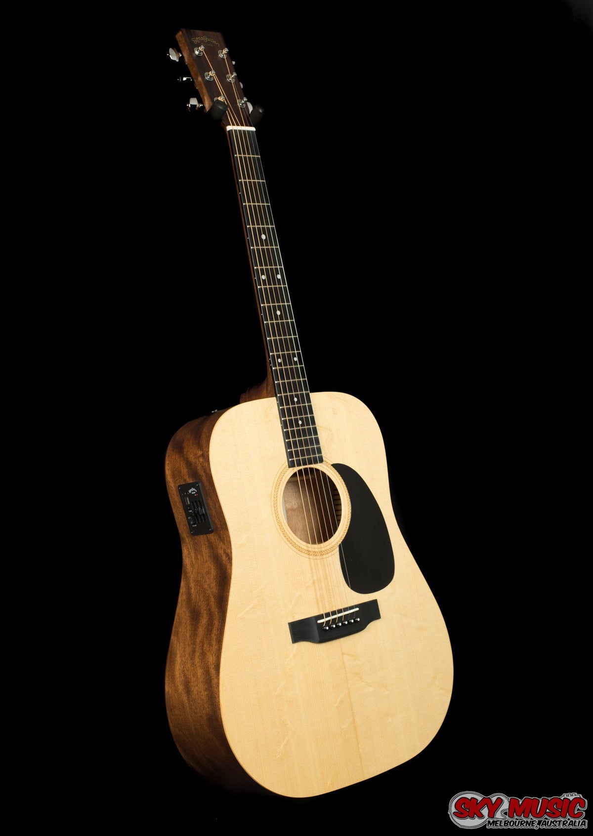 Sigma DME+ Dreadnought - Spruce/Mahogany + EQ