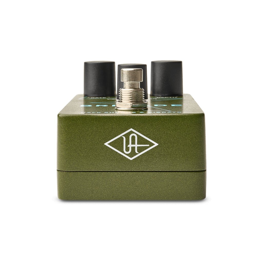 Universal Audio UAFX Brigade Chorus and Vibrato Effects Pedals Sky Music