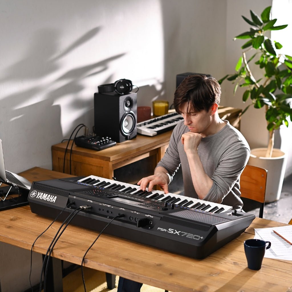 Yamaha PSR-SX720+ 61-key Arranger Keyboard Keyboards Sky Music